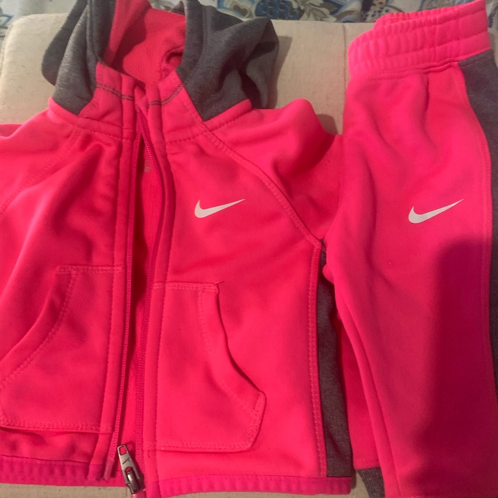 Nike girls jog set